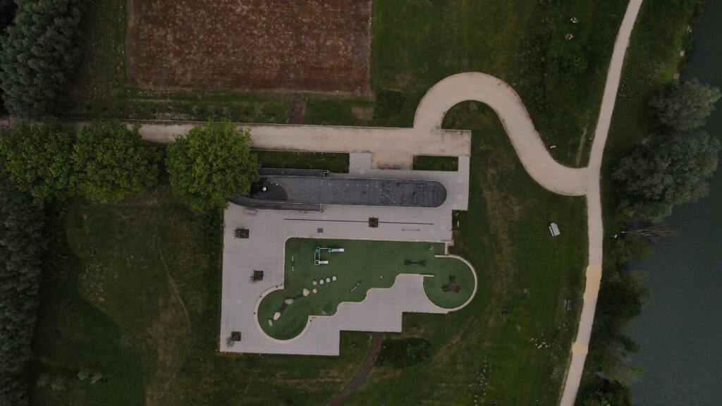 Dronegraphy, the sky is not the milit